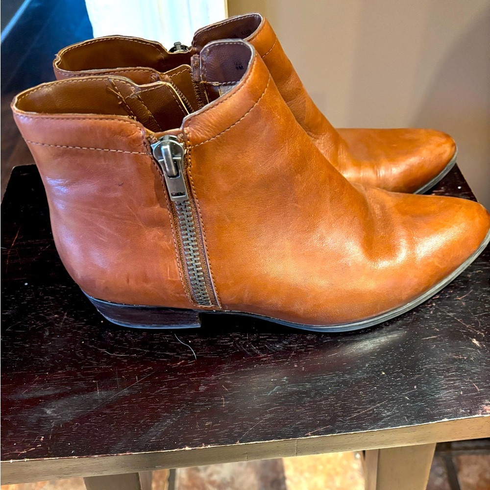Brown leather ankle boots-size 9